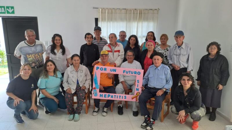Vacunación contra la hepatitis B en la Casa de la Solidaridad del barrio Obrero
