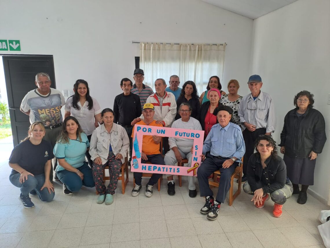 Vacunación contra la hepatitis B en la Casa de la Solidaridad del barrio Obrero