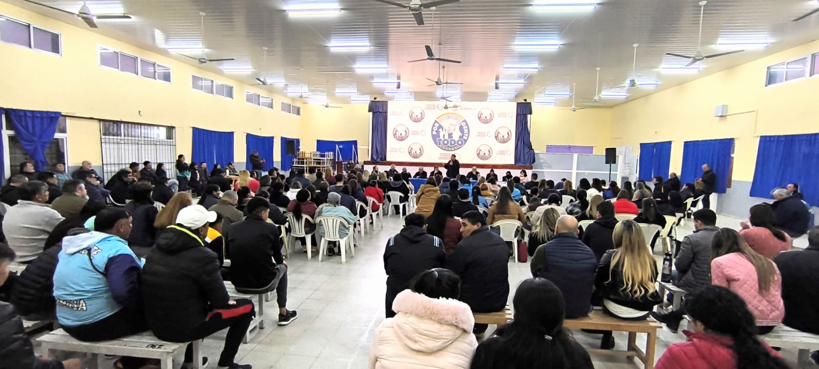 Vecinos del barrio Nuestra Señora de Lourdes se reunieron con autoridades provinciales en la previa al Operativo Solidario
