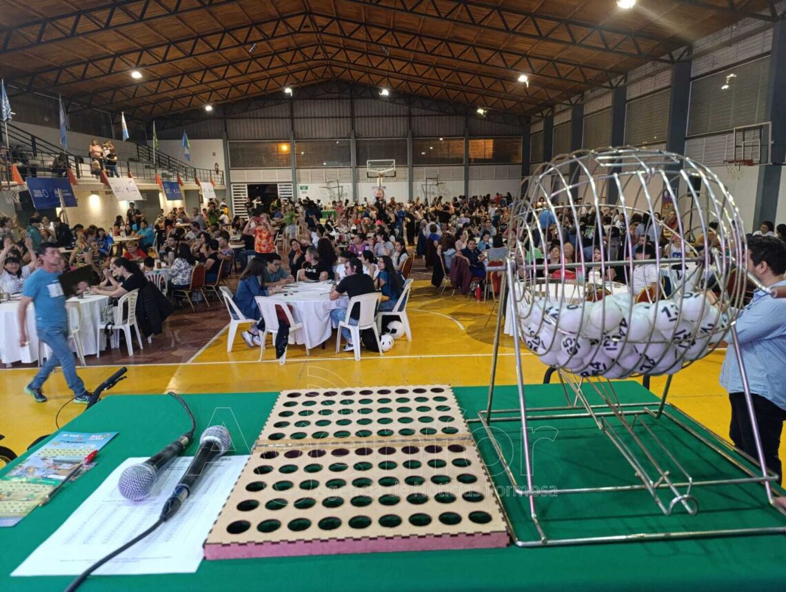 Bingo familiar para los empleados públicos que participaron de las Olimpiadas Deportivas