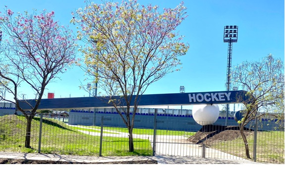 El gobernador Insfrán inaugurará las canchas de pádel y hockey de césped sintético