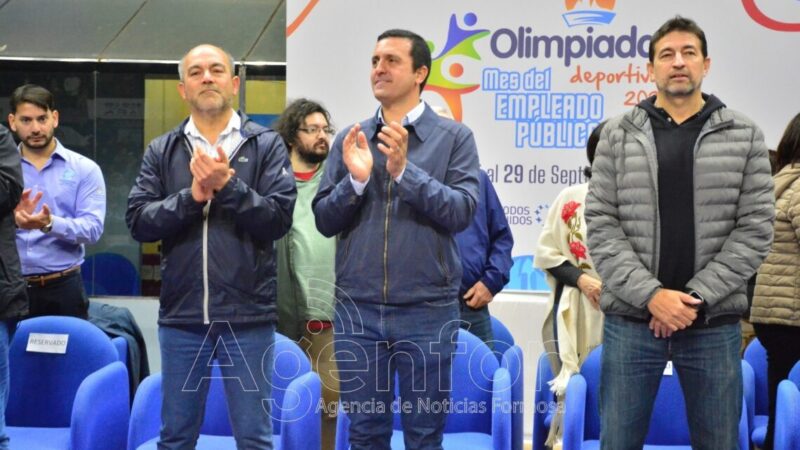 Solís: “Los empleados públicos, día a día con su trabajo, suman al mejor desenvolvimiento del Estado”