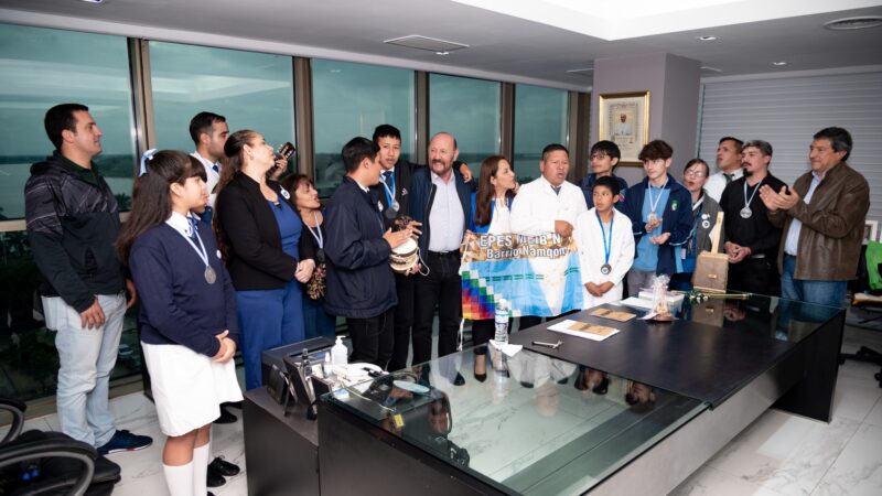 Insfrán recibió la visita de estudiantes que participaron de la Feria Nacional de Ciencias