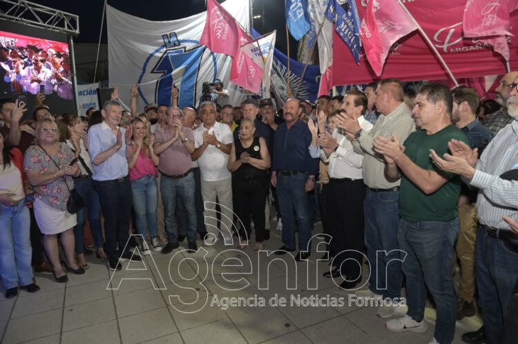 Insfrán encabezó el acto por el Día de la Lealtad Peronista