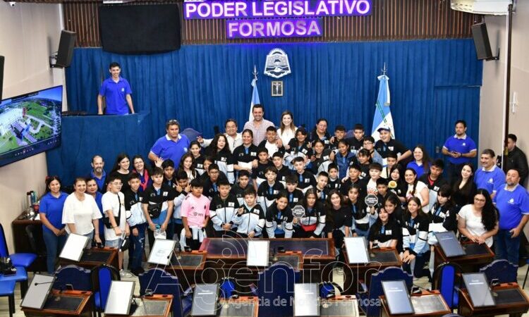“Conociendo Mi Provincia”: Alumnos de Estanislao del Campo visitaron la Capital y fueron recibidos por el vicegobernador Solís
