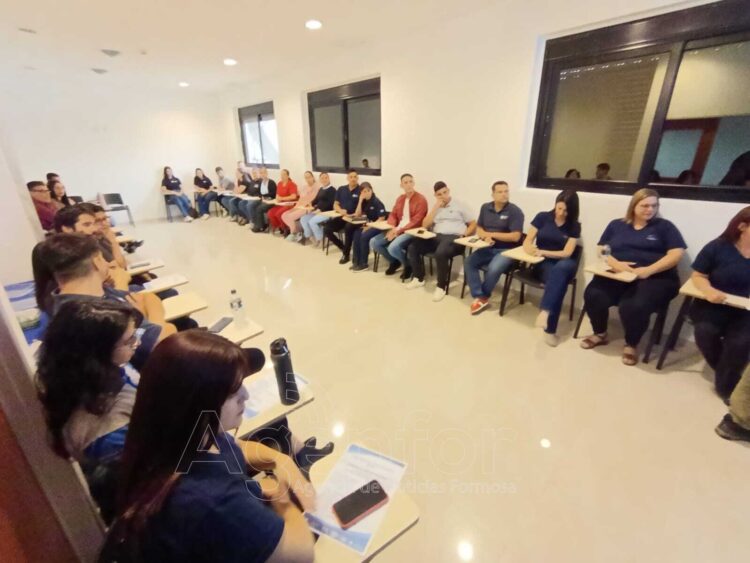 Nueva jornada de capacitación sobre atención al público accesible en el Hospital Interdistrital Evita