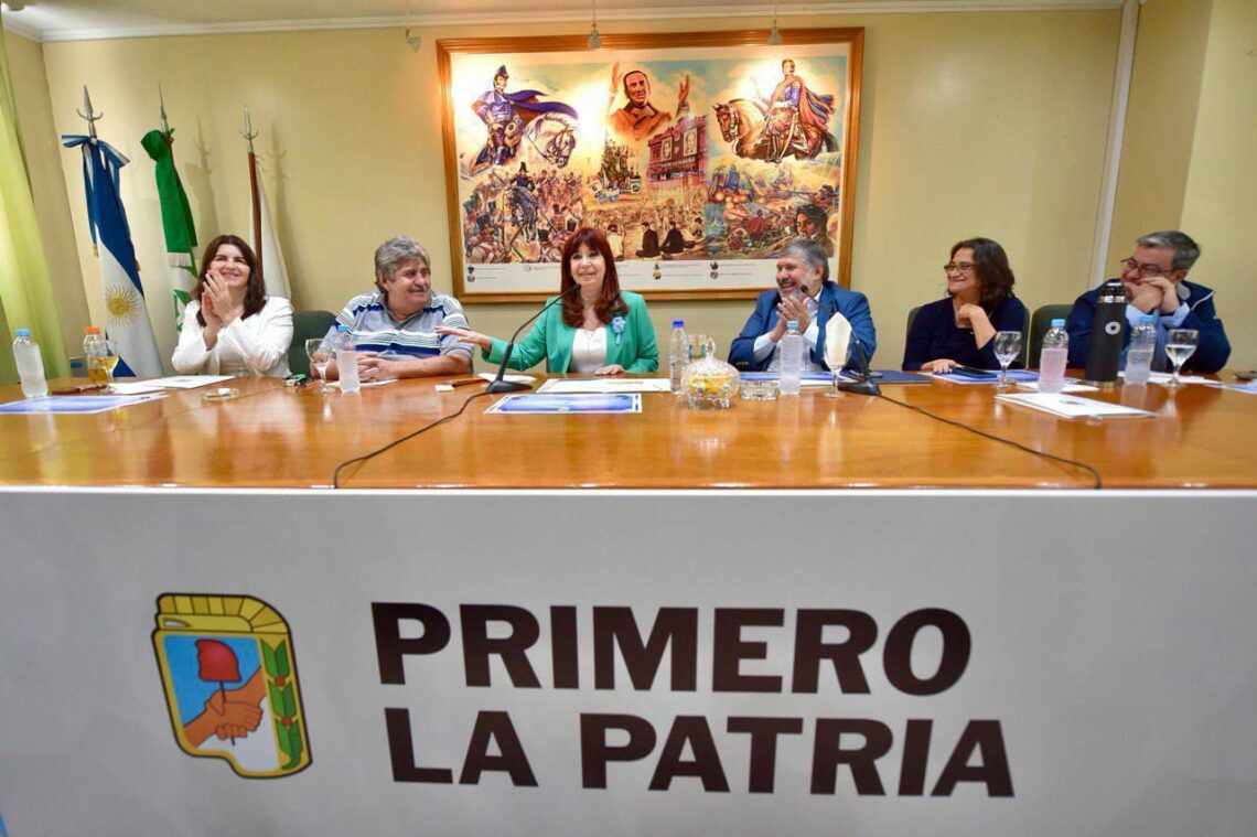 “Hoy iniciamos el camino para recuperar el Gobierno nacional”, afirmó Mayans