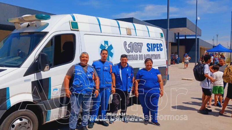 El sistema de salud de la provincia está presente en el natatorio, a través un puesto sanitario, disponible para las familias.