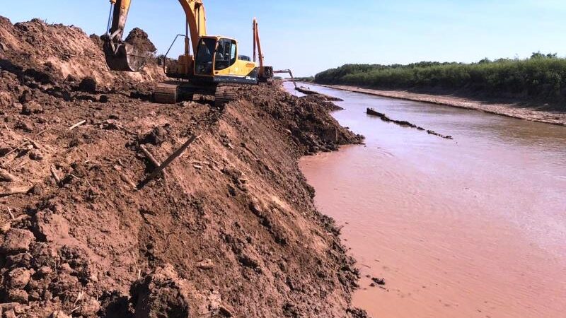 Crecida del río Pilcomayo: Filtración controlada en la barrera de El Caracol