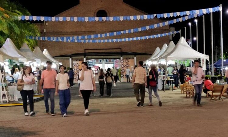 El Mercado Comunitario se transforma en una gran kermés infantil para celebrar el Mes de la Niñez