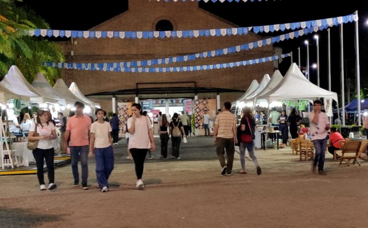 El Mercado Comunitario se transforma en una gran kermés infantil para celebrar el Mes de la Niñez