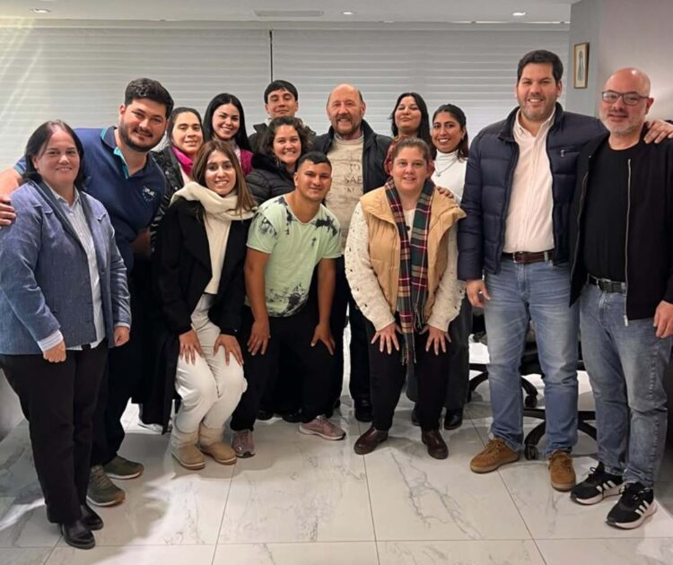 El gobernador Insfrán recibió a estudiantes de la UPLaB