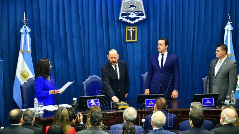 En una jornada histórica los tres poderes del Estado juraron la nueva Constitución Provincial