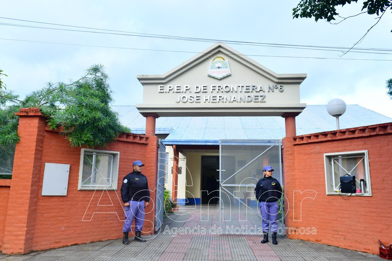 Las escuelas están listas para los comicios del domingo 26, confirmó el ministro de Educación