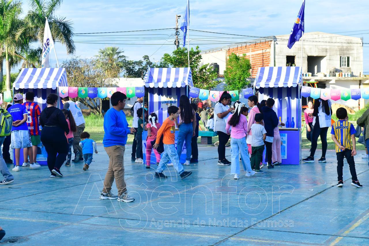 Las familias del barrio Divino Niño disfrutaron de una tarde de kermés