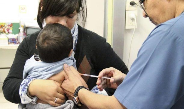 Recuerdan que las niñas y niños deben recibir la segunda dosis de la Triple Viral entre los 15 y 18 meses