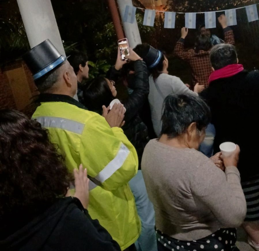 Pacientes de salud mental del Hospital Distrital N°8 “Eva Perón” realizaron una jornada terapéutica para evocar el 25 de Mayo