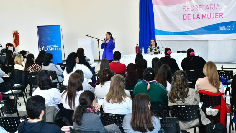 La Secretaría de la Mujer capacitó sobre violencia digital, prevención y abordaje con perspectiva de género