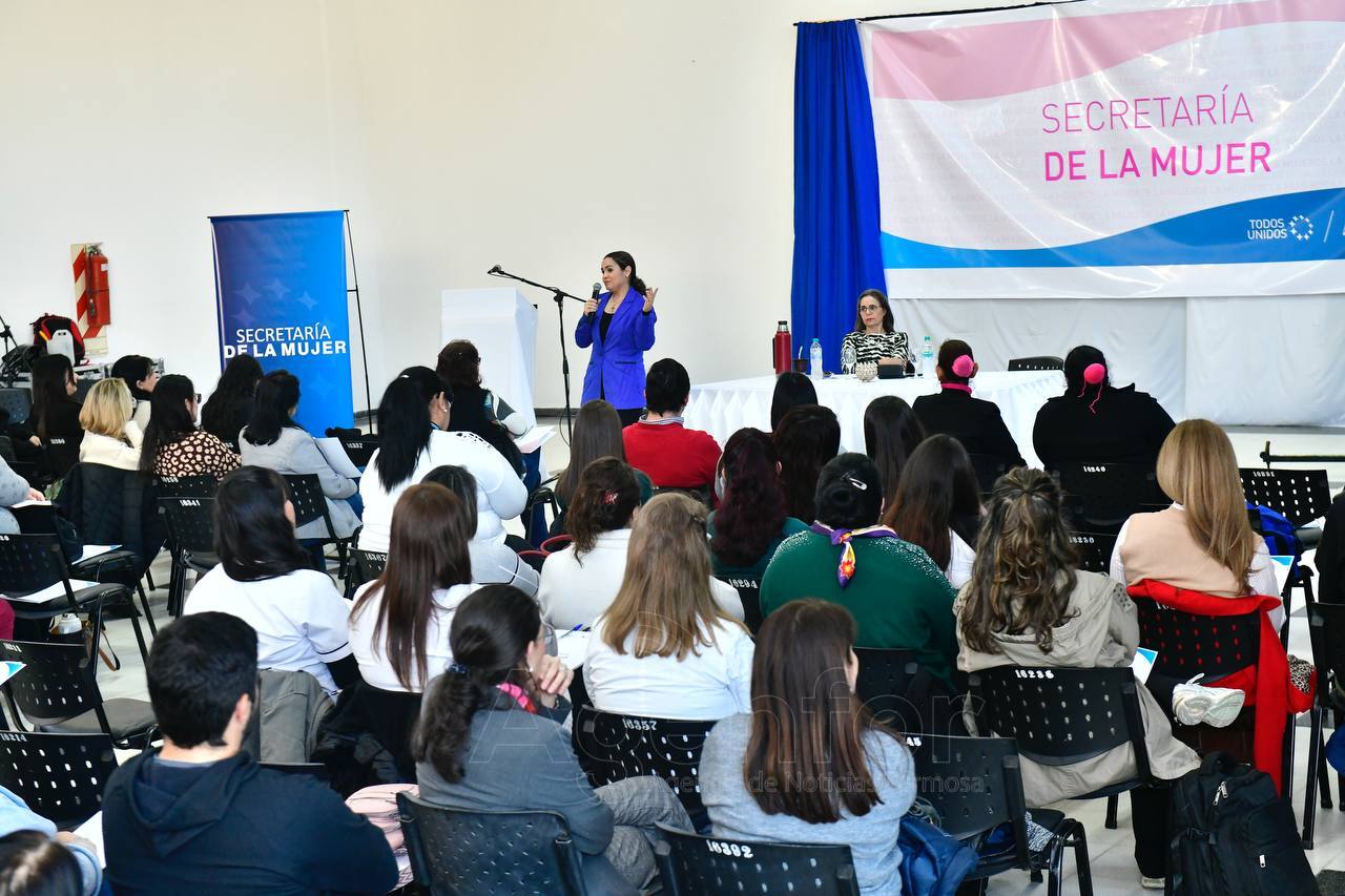 La Secretaría de la Mujer capacitó sobre violencia digital, prevención y abordaje con perspectiva de género