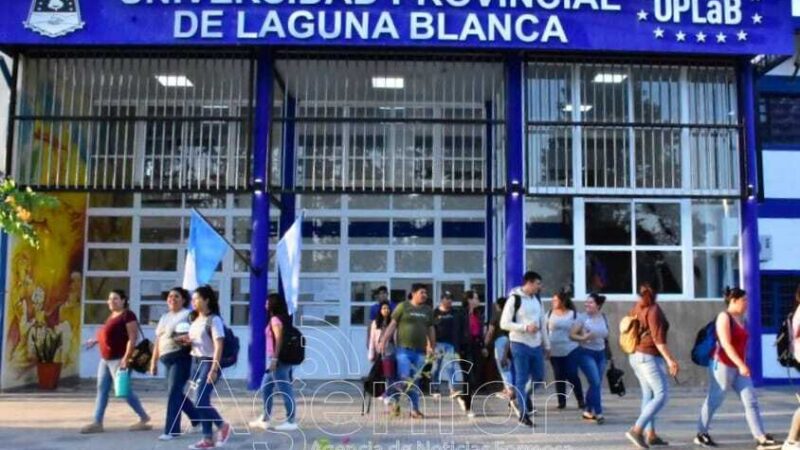 Insfrán celebró el nuevo aniversario de la Universidad Provincial de Laguna Blanca