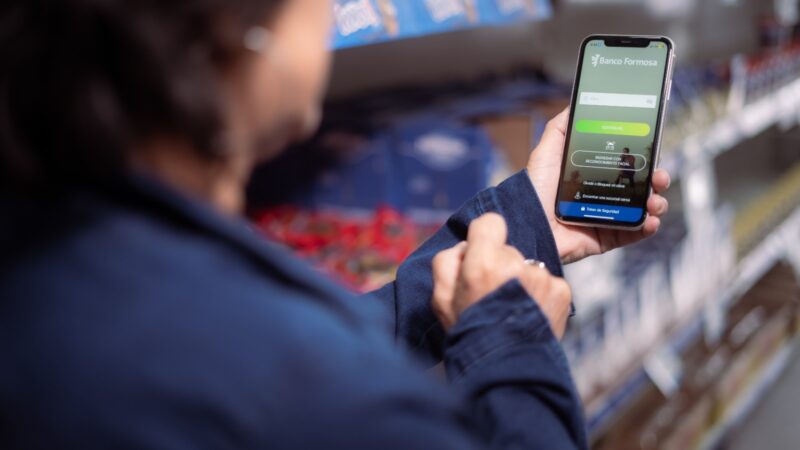 Del efectivo al celular: Porqué cada vez más personas cambian la forma de manejar su dinero