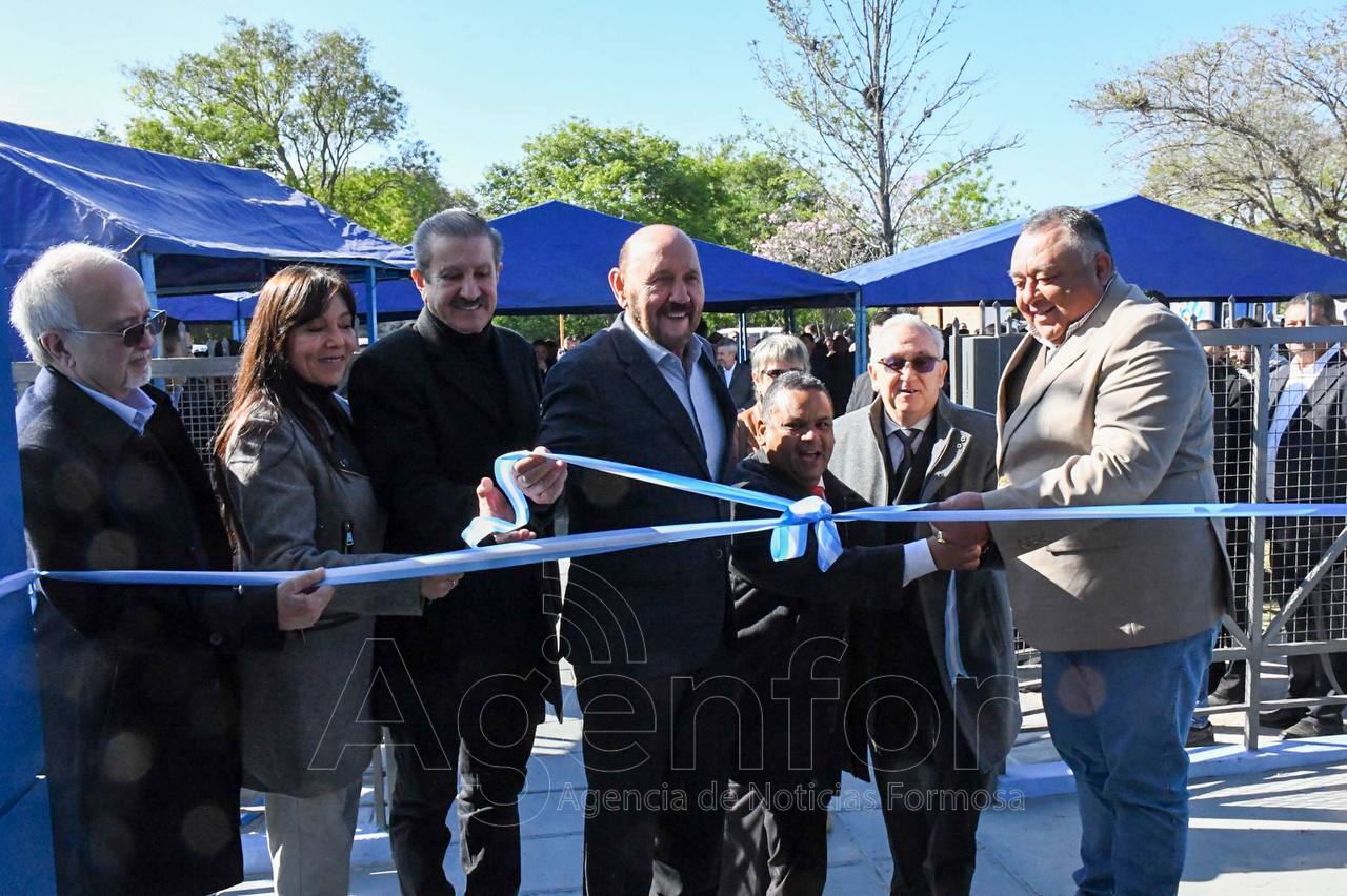 El Gobernador inauguró el centro de salud de San Hilario