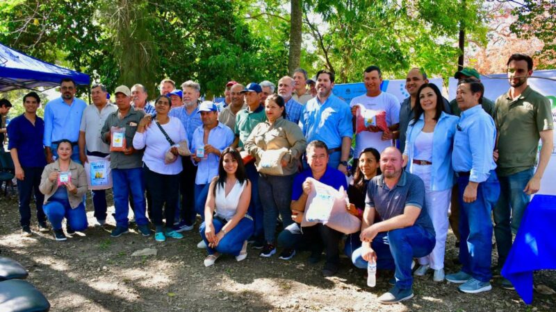 Se realizó en Laguna Blanca el lanzamiento de la siembra de primera de maíz y cucurbitáceas para la región norte